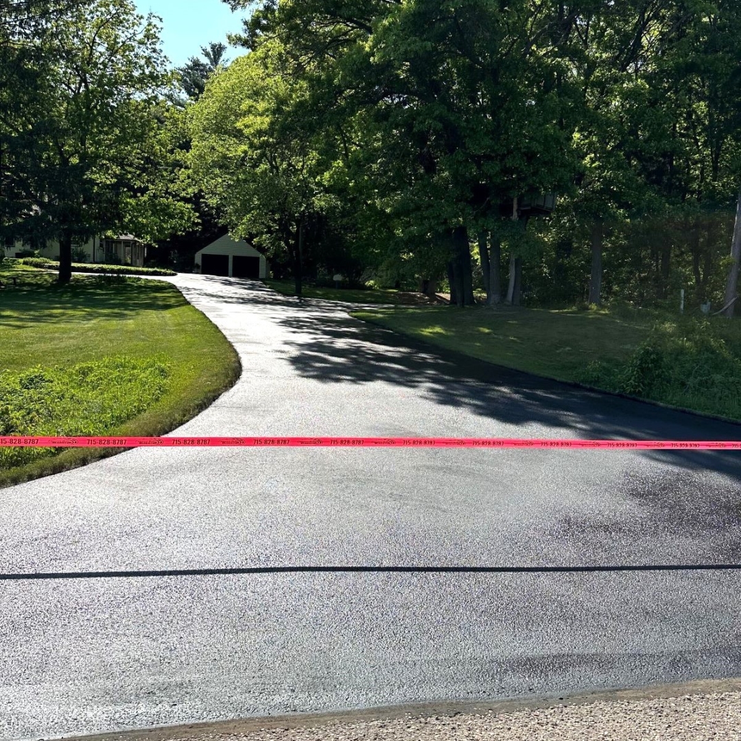 Chippewa Valley Blacktop Offers Sealcoating throughout Eau Claire and the Wisconsin Chippewa Valley Chippewa Valley Blacktop Offers Sealcoating throughout Eau Claire and the Wisconsin Chippewa Valley