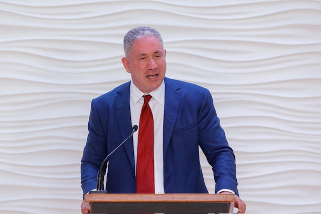 Stuart Piltch Announces the Stuart Piltch Scholarship for Entrepreneurs to Support Customer-Focused Innovation and Undergraduate Business Leadership