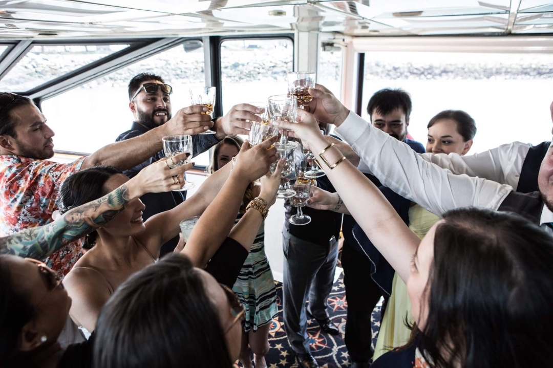 Luxe Cruises now booking corporate holiday parties on San Francisco Bay